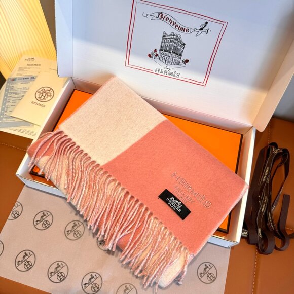 Hermès Pink & Cream Wool Scarf - Authentic w/ Original Box - Picture 2 of 5